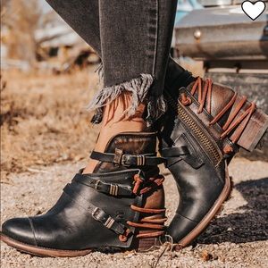 Freebird by Steven Crue Bootie Size 9